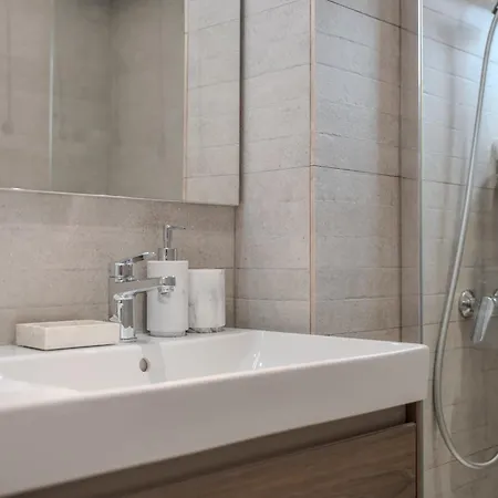 Moderno Con Piscina En Apartman Costa Adeje (Tenerife)
