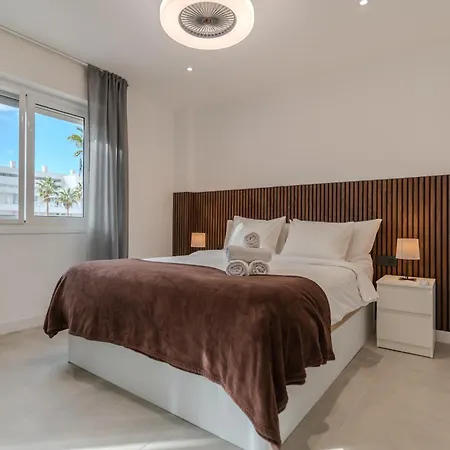 Moderno Con Piscina En Apartman Costa Adeje (Tenerife)