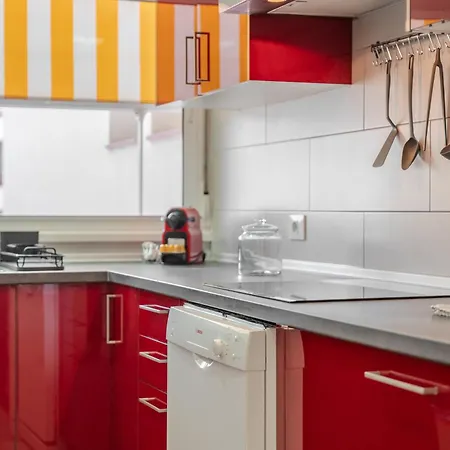 Apartman Moderno Con Piscina En