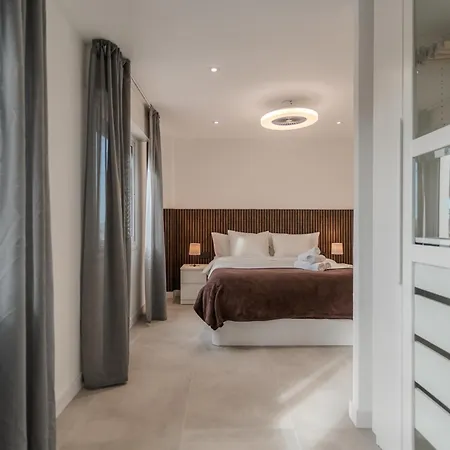 Moderno Con Piscina En Apartment