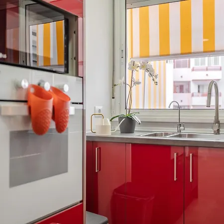 Apartamento Moderno Con Piscina En