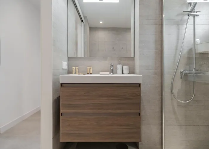 Apartman Moderno Con Piscina En *