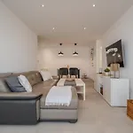 Moderno Con Piscina En 公寓 *