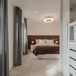 Moderno Con Piscina En 公寓