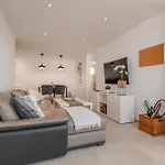 公寓 Moderno Con Piscina En *