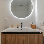 Moderno Con Piscina En 阿德耶