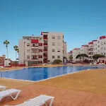 Moderno Con Piscina En 公寓