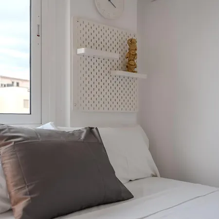 アパート Moderno Con Piscina En アデヘ