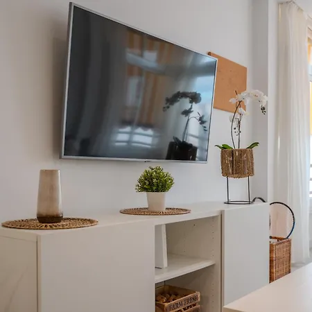 アパート Moderno Con Piscina En アデヘ