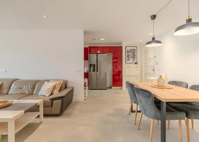 Moderno Con Piscina En * アデヘ