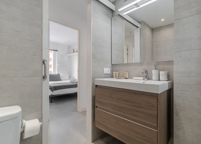 アパート Moderno Con Piscina En アデヘ