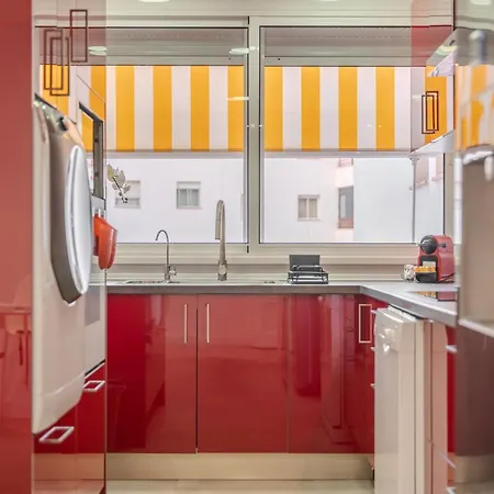 Moderno Con Piscina En アパート *